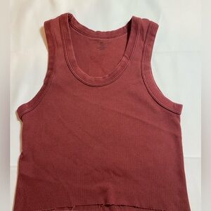 Red, cropped, tank
